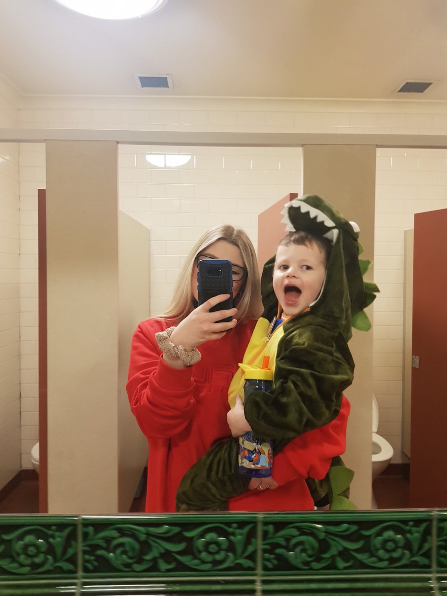 It was my youngest nephew's 4th birthday on tuesday an i can't believe it love him an his brother soo much you have no idea the love of being a Aunty!!
Then by thrusday get diagnosed with something an now off work till tuesday an bed bound, just catch catch a break! GO BOMBERS!❤