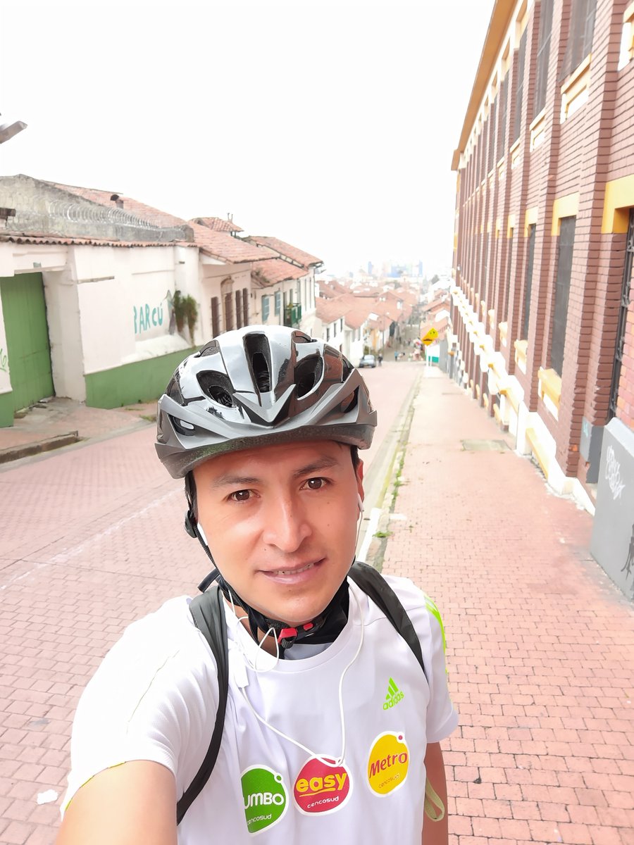 SUAREZEDWARD1's tweet photo. @mediamaratonbog listo y vacunado para el reto #ElpoderdeLlegar y #ConectadosCorremosTodos https://t.co/t5l4sgJ6Z8
