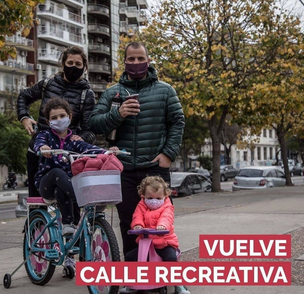 CalleDRosario (@callederosario) on Twitter photo Hoy vuelve <a href="/CalleRecreativa/">Calle Recreativa</a> si te acercas a disfrutar del Espacio recorda ;
Respeta las medidas d Cuidado e higiene, utiliza #Cubrebocas 😷 y evita aglomeraciones...
<a href="/emergenciasAR/">red de emergencias</a> Hoy vuelve <a href="/CalleRecreativa/">Calle Recreativa</a> si te acercas a disfrutar del Espacio recorda ;
Respeta las medidas d Cuidado e higiene, utiliza #Cubrebocas 😷 y evita aglomeraciones...
<a href="/emergenciasAR/">red de emergencias</a>