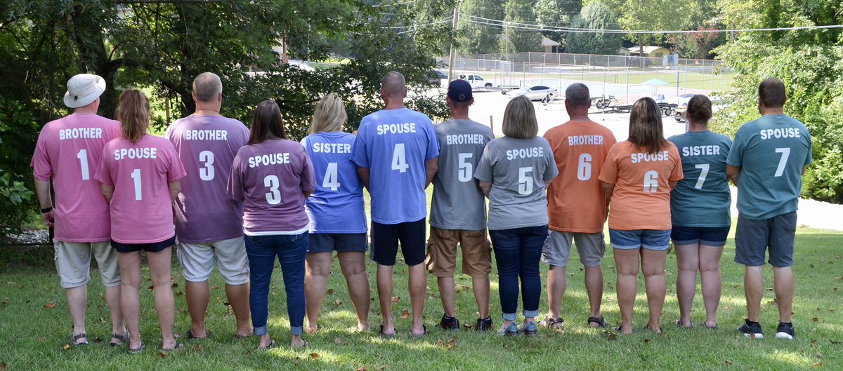 afrasure6's tweet image. #SibsWeekend #LakeCumberland #OneBigHappyFamily