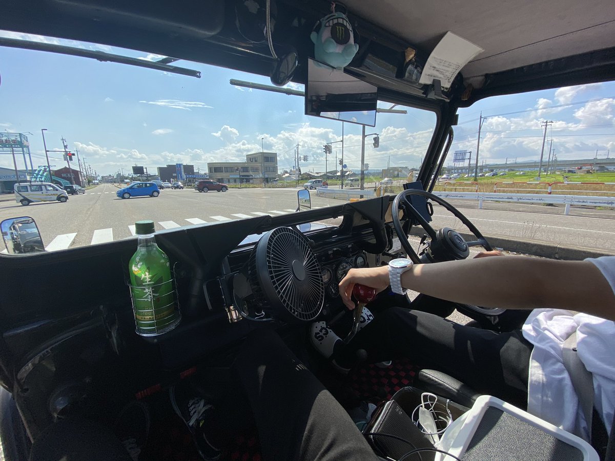 CYouuki's tweet photo. 友達とJeepでドライブ😎 https://t.co/MF7QN8b4RO