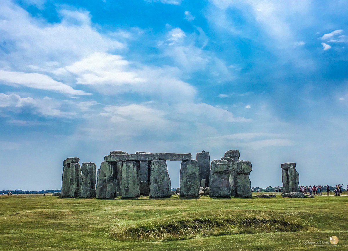 VeronicaJoPo's tweet photo. A year ago today I visited @EH_Stonehenge for the first time. It was an amazing experience. #memories #travelphotography https://t.co/NQ16ArZPJg