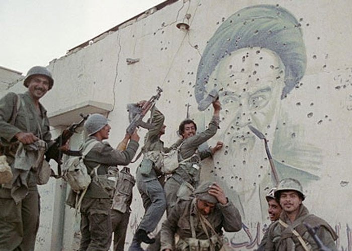 othmanmhmmadr's tweet photo. يا حوم اتبع لو جرّينا
8/8/ 1988
يوم من أيام الله 
الفاتحة ورحمات الله تتوالى على الرجال الشم بهذا اليوم الأغر https://t.co/5JG7xEvTOK