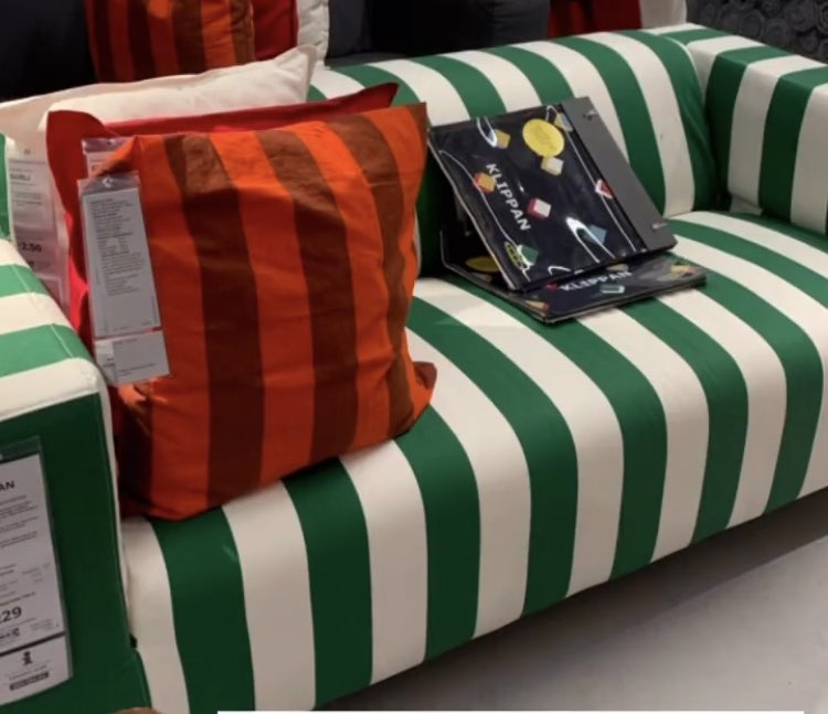 vladder1's tweet photo. Al meer dan 90 jaar weten wij bij @scgenemuiden dat Groen- Wit wel heel mooi is, bij #ikea zijn ze er nu ook achter #tijdvooruit #knallenalsvanouds #klippan ik zeg collectersitem supporters @scgenemuiden https://t.co/kMW8DOqWbB