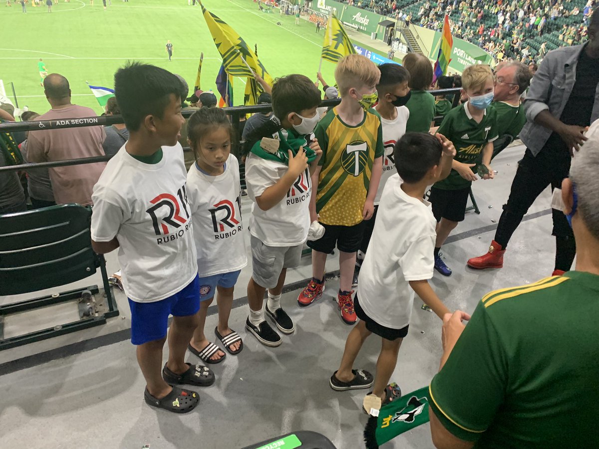 galavanting gab tweet media