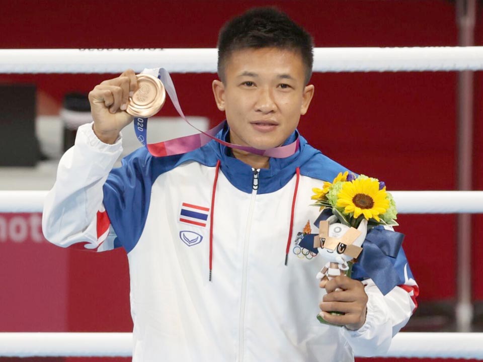 WeLoveASEAN's tweet photo. Latest #Olympics #Tokyo2020 Medalists from ASEAN countries #OlympicGames

🥈 Silver:
Boxing - Men's Fly (48-52kg)
Carlo Paalam 🇵🇭

🥉 Bronze:
Boxing - Women's Light (57-60kg)
Sudaporn Seesondee 🇹🇭

Boxing - Men's Middle (69-75kg)
Eumir Marcial 🇵🇭

We ❤️ #ASEAN #WeLoveASEAN https://t.co/HCdBBr4sXB