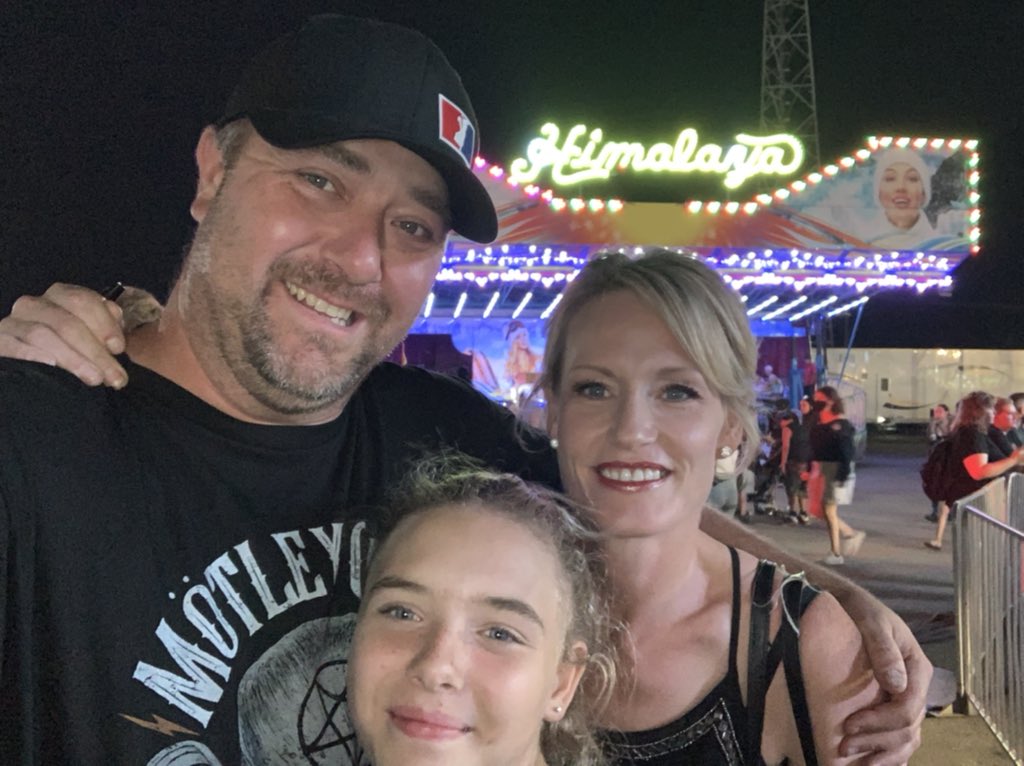 Great day at the Saskatoon Ex with my girls, They rode the scary ones, I’m more of a tilt-a-whirl kinda guy, I did do the drop of doom but almost $hit my pants! #saskatoonex