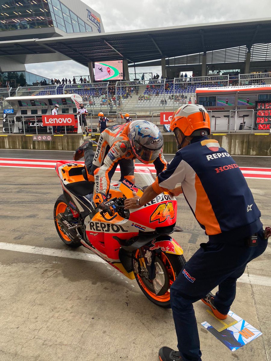 box_repsol's tweet photo. #POL44 termina el #WUP en 12ª posición y también ha aprovechado para practicar un posible #FlagToFlag 🧐 ¡A por todas en la carrera!
#StyrianGP
#MotoGP
#EquipoRepsolHonda
#LaGradaRepsol https://t.co/orjg5LIo1z