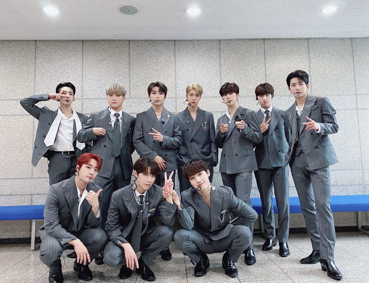 GoldenChild's tweet photo. [📸] 210808 SBS #인기가요 🧡

빠라밤빰 빠라바라밤🎶
🔥뜨겁게 타오른 골든차일드 컴백무대🔥
앞으로의 무대들도 기대 많이 해주세요🧡

#GoldenChild #골든차일드 
#GAME_CHANGER #RaPamPam https://t.co/9bvgN7GbSn