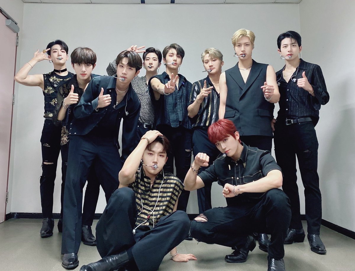 GoldenChild's tweet photo. [📸] 210808 SBS #인기가요 🧡

빠라밤빰 빠라바라밤🎶
🔥뜨겁게 타오른 골든차일드 컴백무대🔥
앞으로의 무대들도 기대 많이 해주세요🧡

#GoldenChild #골든차일드 
#GAME_CHANGER #RaPamPam https://t.co/9bvgN7GbSn