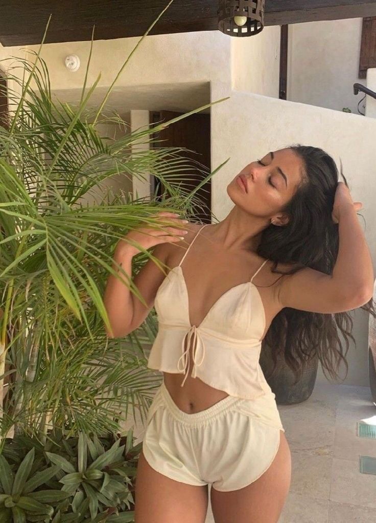 Agréable dimanche à tous ❤️
Gros bisous 💋💋

Quiet Sunday everyone 🌸