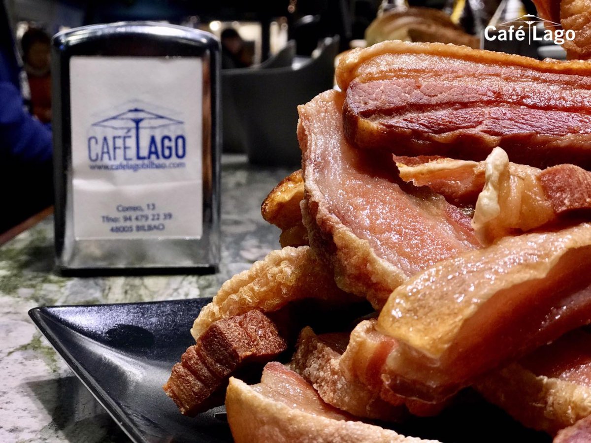 cafelagobilbao's tweet photo. ¡Domingo! 😊
¿Te has dado cuenta de que ya estamos a día 8? 🤪 En un pis pas se nos acaba el mes y tú todavía sin haber probado nuestros #torreznos. 🤦🏻♂️
🕺 ¡Dale alegría al tu cuerpo! 💃
#TorreznoPower #pintxos #Bilbao https://t.co/dYixOHozFq