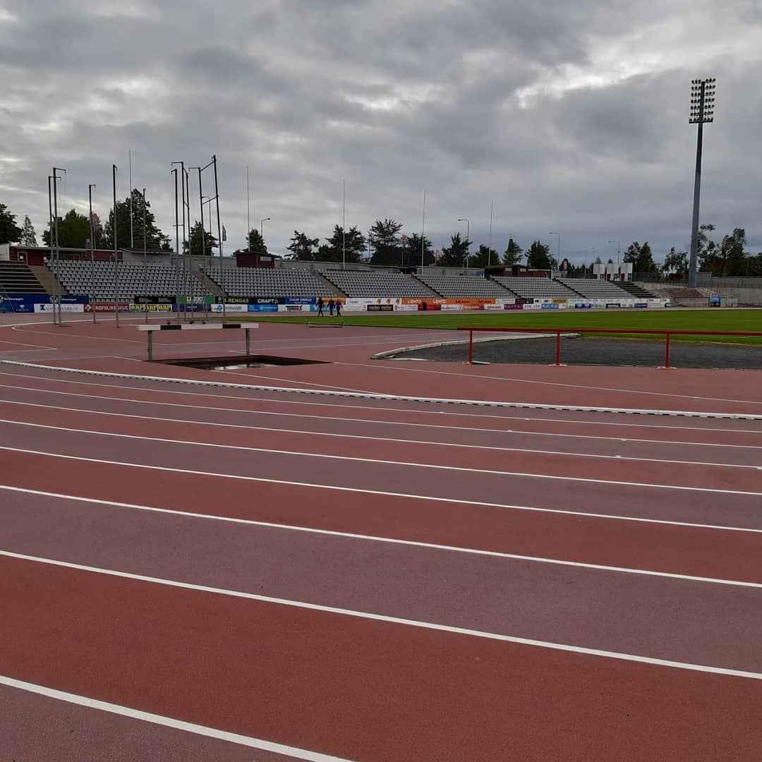 Tänään Raattissa pienimuotoiset kisat pikajuoksijoille #oulunpyrintö ja naapurisaaressa #varjopiknik #oulunpienlähettiläs #oulunkaupunki