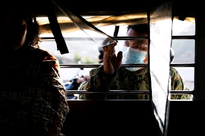iamjayson7's tweet photo. Nakita kaya ng mga ito ang #DeltaVariant parang timang lang di sa ganito masusugpo ang veerus. Utak talaga ng IATF sabaw oh asan na tayo ngayon balik #ECQ kung alam nila ginagawa nila dapat nakausad na tayo sa pag puksa sa veerus. Tama na sobra na may araw din kau. https://t.co/OvWi4ico7N
