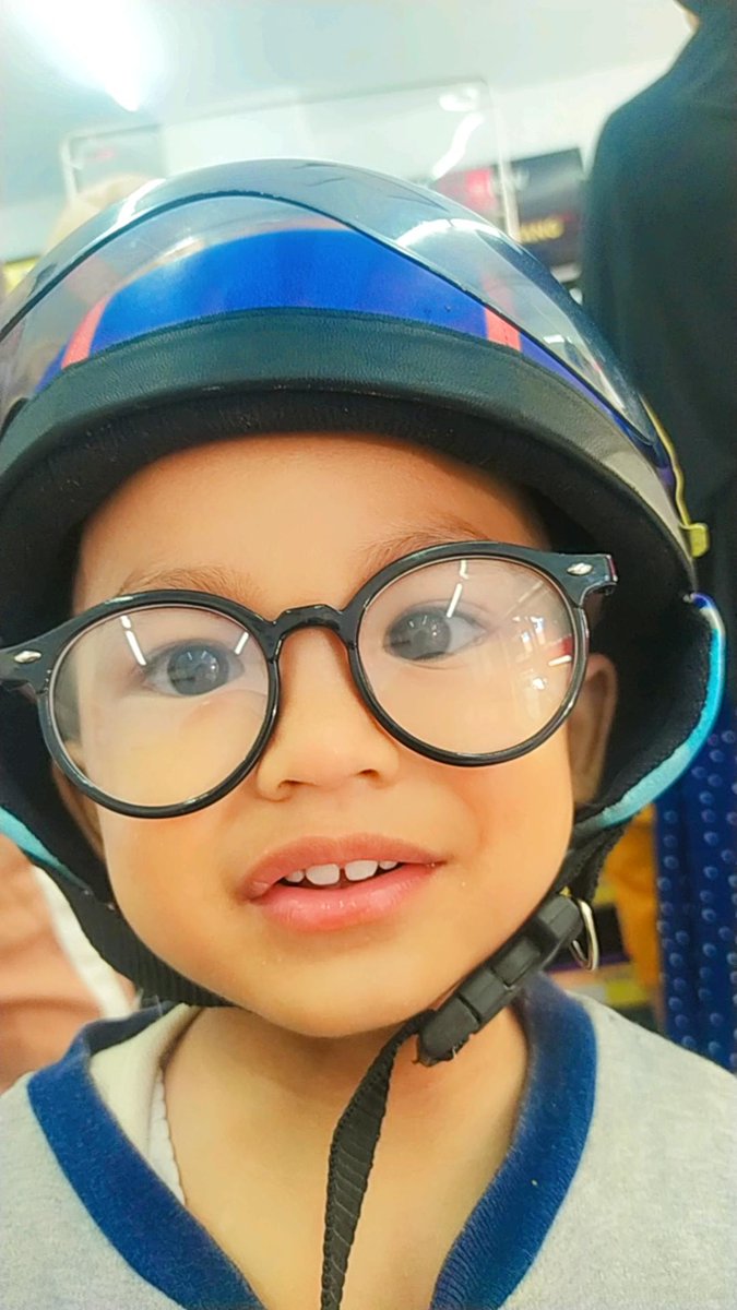 Om_Bolong's tweet photo. Boy ❤ https://t.co/EUcrAmsbG3