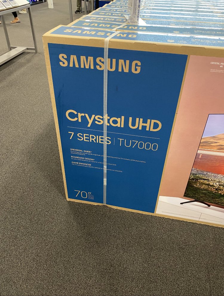 MensWarehoue's tweet photo. 70’’$800 https://t.co/zgL2jJrSJv