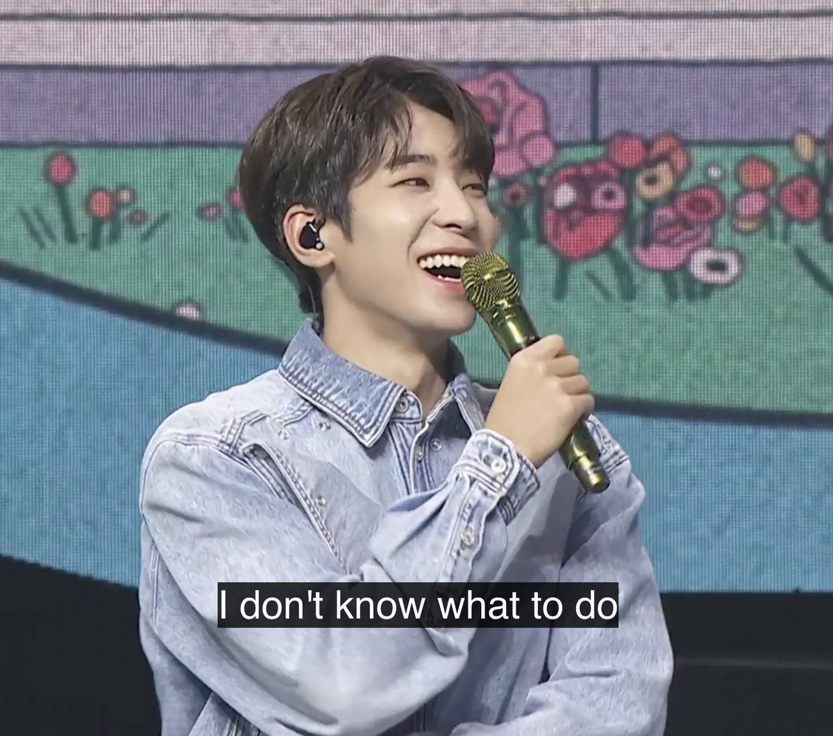 jaunewonu's tweet photo. NOT SVT’S MANAGER NOT KNOWING HOW TO ACT BC OF WONWOO BEING SO HAPPY LATELY ??!?(&amp;!?! https://t.co/kFcYoHR6fD
