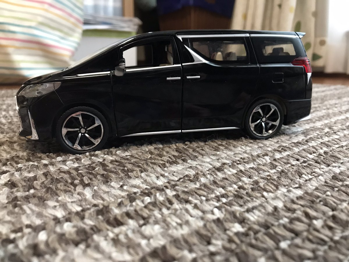 Reh72_official's tweet photo. 新車ゲット(・ω<)☆ かっこいい！ #LM300h https://t.co/sOQRaPyBAa