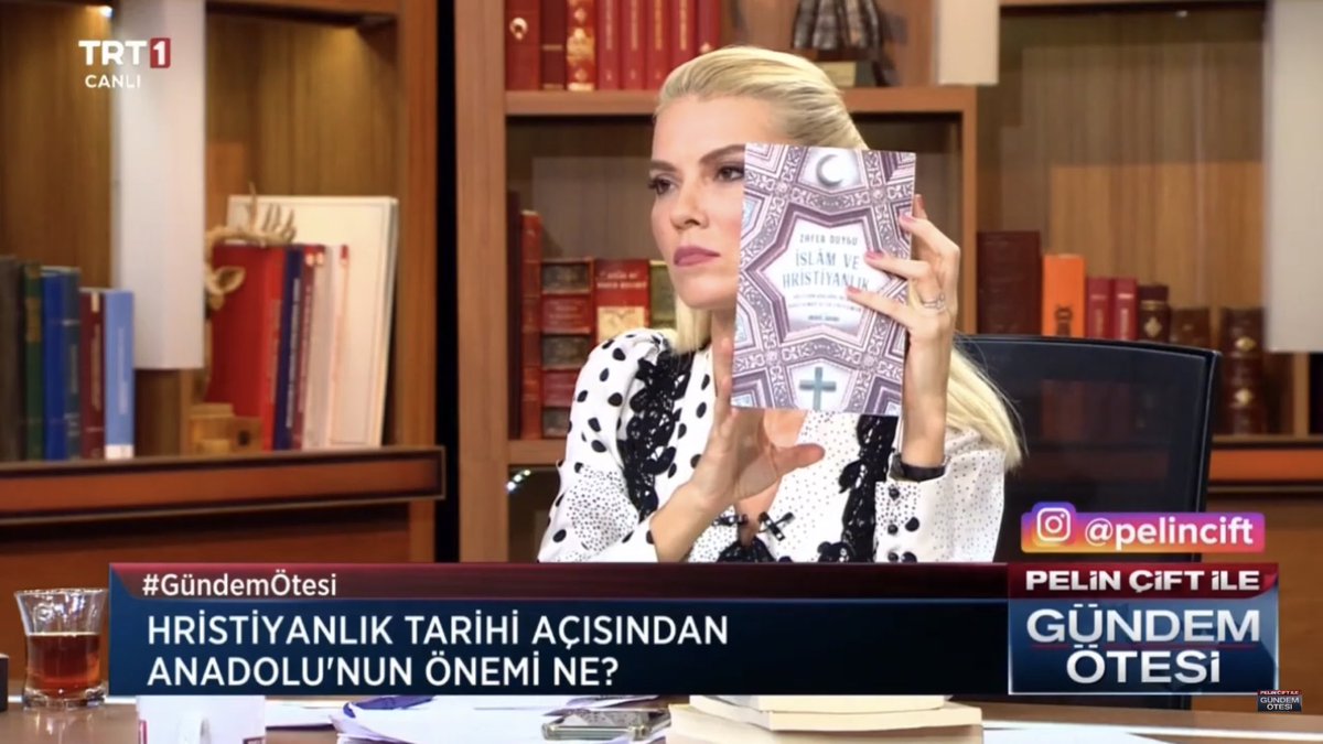 Dün gece katıldığım <a href="/ciftpelin/">Pelin Çift</a> ile <a href="/GundemOtesi/">Gündem Ötesi</a> programında bazı izleyicilerimize hediye edilen “İslam ve Hristiyanlık” kitabımı, bu tweeti beğenen ve retweet eden 10 takipçime imzalı olarak hediye edeceğim. <a href="/timastarih/">Timaş Tarih</a> 

Etkinliğimiz 11 Ağustos Çarşamba günü 12.00’de bitecektir.