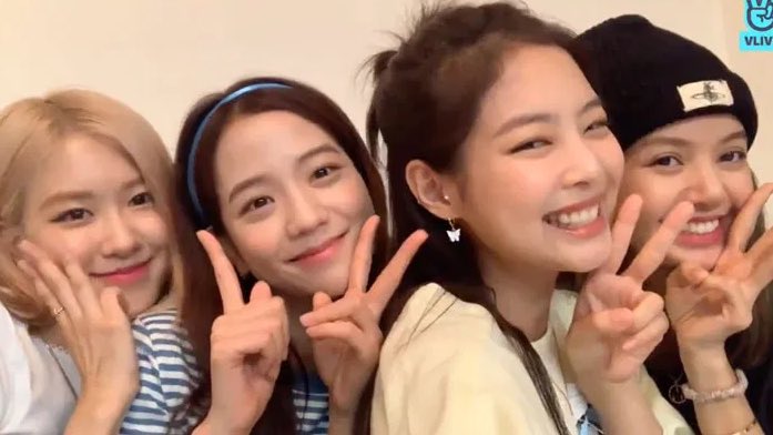 jenniedesteen's tweet photo. blackpink anniversary vlives hit different https://t.co/i2hQzquTiT