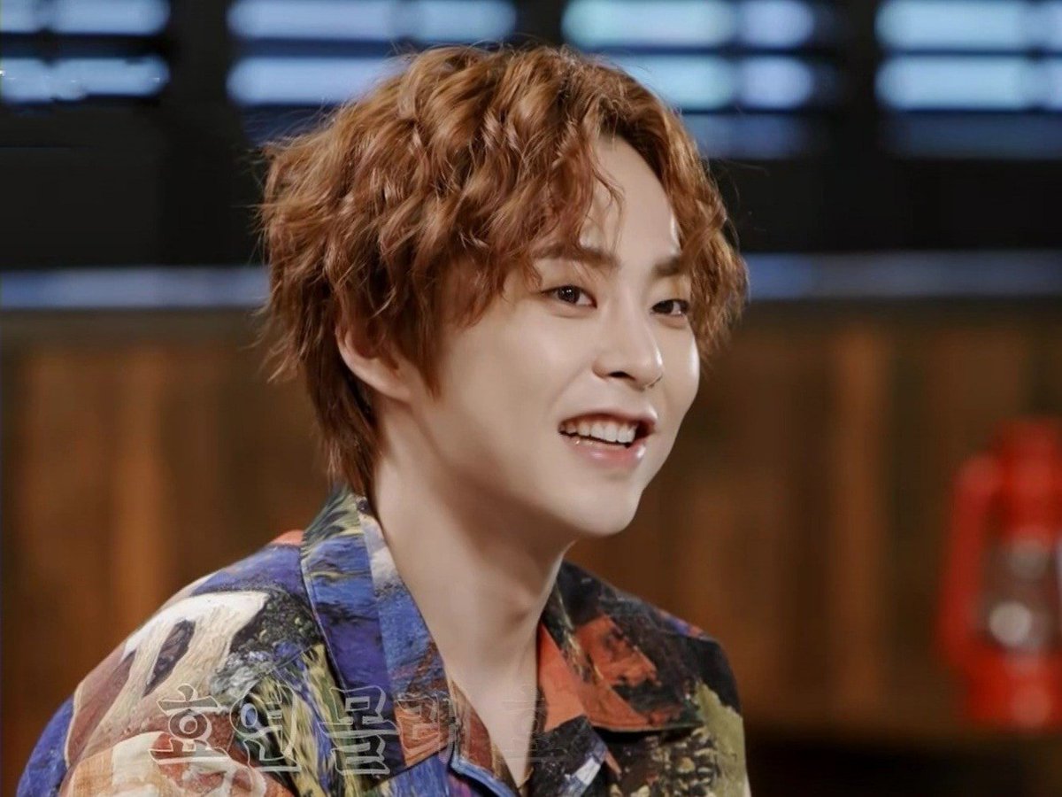 XiuminEXOFrance's tweet photo. [ ~ TRADUCTION ~ ] 21.08.08 | 📰

#Xiumin a déclaré que sa petite sœur dirigeait une boulangerie et que, comme les affaires ne marchaient pas bien ces jours-ci, il lui a demandé « Est-ce qu'Oppa devrait en faire la promotion, devrais-je poster sur Instagram ? ». Mais elle [...] https://t.co/WchvChJ2zr