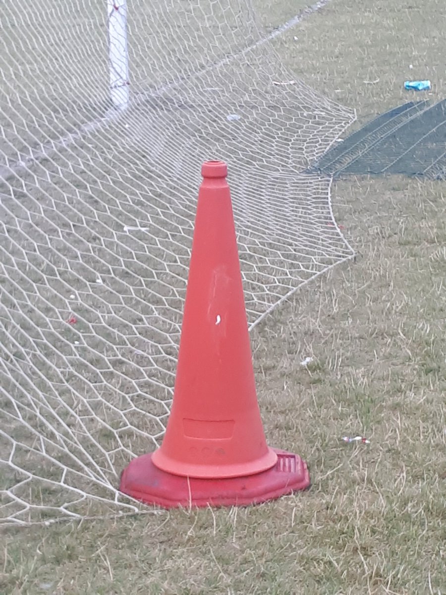 lindaperry009's tweet photo. Sunday League improvisation
@martinperry6 @FootballGrf @f_glasson @CumberlandFA @FeatureCumbria https://t.co/awG9pA7ThB