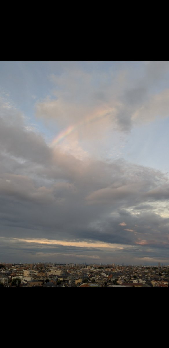 sunaf's tweet image. 府中の空に少しだけ虹が〜♪
