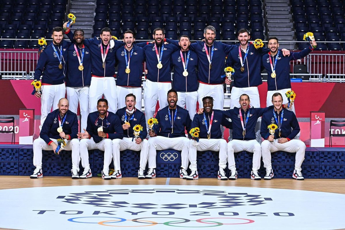 Clichés Hand tweet media