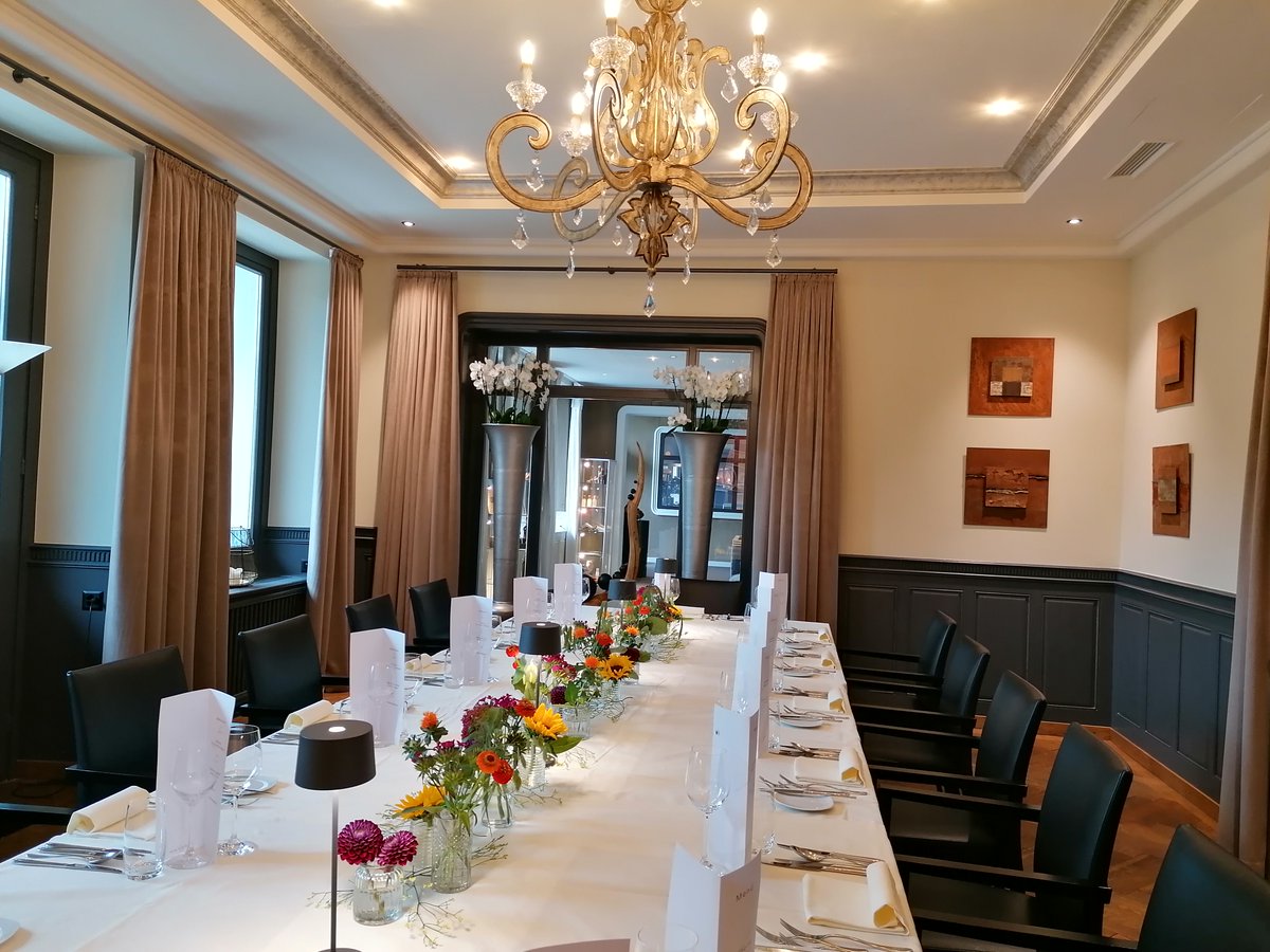Mit stoltz zeigen wir Ihnen unseren neuen Saal  "THE GALLERY" .

C'est avec fierté que nous vous présentons notre nouvelle salle "THE GALLERY". 

With pride we show you our new banquet room "THE GALLERY". 

#lenkerhof #esse #feiern #gallery #relaischateaux