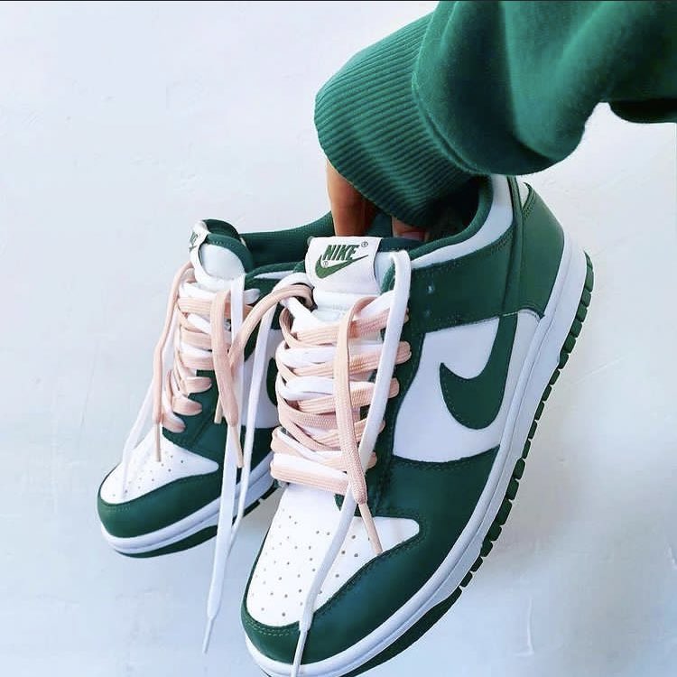 204Fashion's tweet photo. Nike https://t.co/hMLyst5hPw