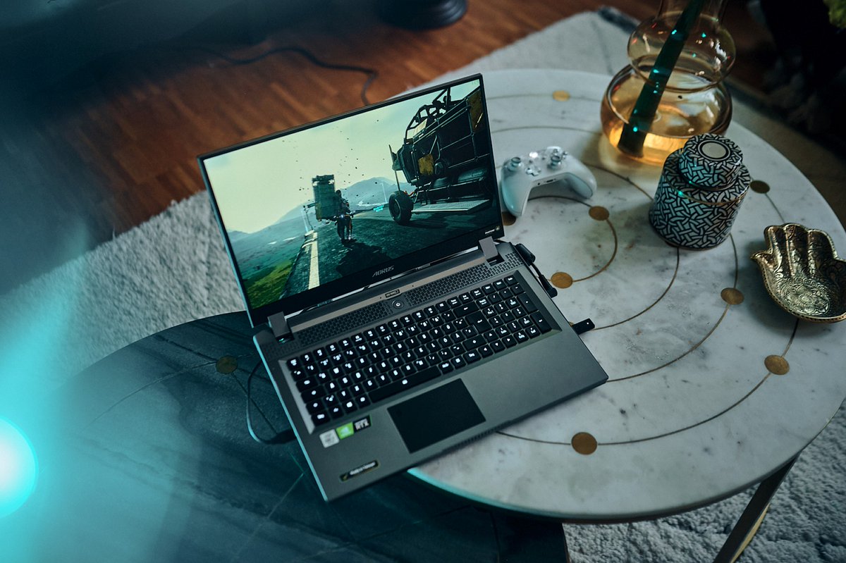 AORUS_DE's tweet photo. Game on with AORUS 17G!👾🦅
Bilder: https://t.co/HpOtNrrhPh
Mehr Infos: https://t.co/gqdkDC9yIA
#PerformanceAboveAll #GIGABYTE #AORUS
#intel11thgen #tigerlake #intel #intelcpu #IntelGaming
#intelgen11 #Laptops #Nvidia #Laptops #Nvidia #nvidiageforce #gaminglaptop https://t.co/3dYlTDf2Ov