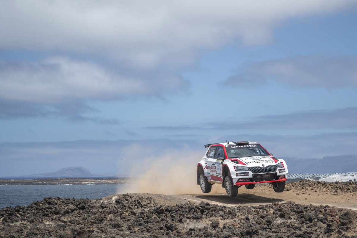 Tercera cita de la @CERT_GT2i, la primera en territorio insular, y tercera victoria para <a href="/Michelin_Sport/">Michelin Motorsport</a>; esta vez, de la mano de <a href="/Yeray_Lemes/">Yeray Lemes Macías</a>, intratable desde el TC-2 de un <a href="/IslaLosVolcanes/">XXVI Rallye Isla de Los Volcanes</a> con pleno de scratch para los #EquiposMichelin.

#AlvarezCompeticion #MichelinMotorsport