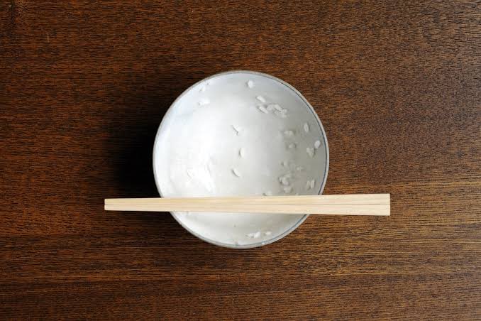 お茶碗に米粒が残った状態で 完食 とするのは納得がいかない 同意の声のほか 様々な事情が Togetter