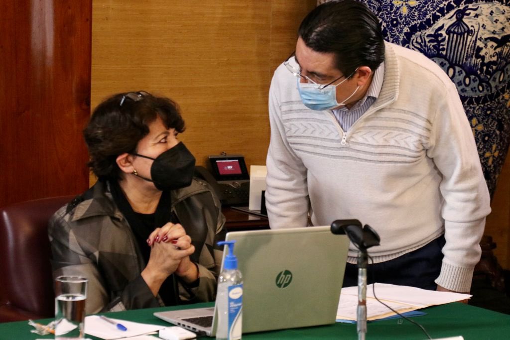 Ayer acompañé a <a href="/delfinagomeza/">Delfina Gómez A.</a> titular de <a href="/SEP_mx/">SEP México</a> a @LucianoConchier y a <a href="/lkravzov/">Lilian Kravzov Appel</a> rectora de <a href="/UnADM_Mx/">UnADM_MX</a> en los preparativos de la transmisión de la graduación de esta universidad.
Vale la pena que vean la emotiva ceremonia en el Canal UnADM de YouTube, la van a disfrutar.
