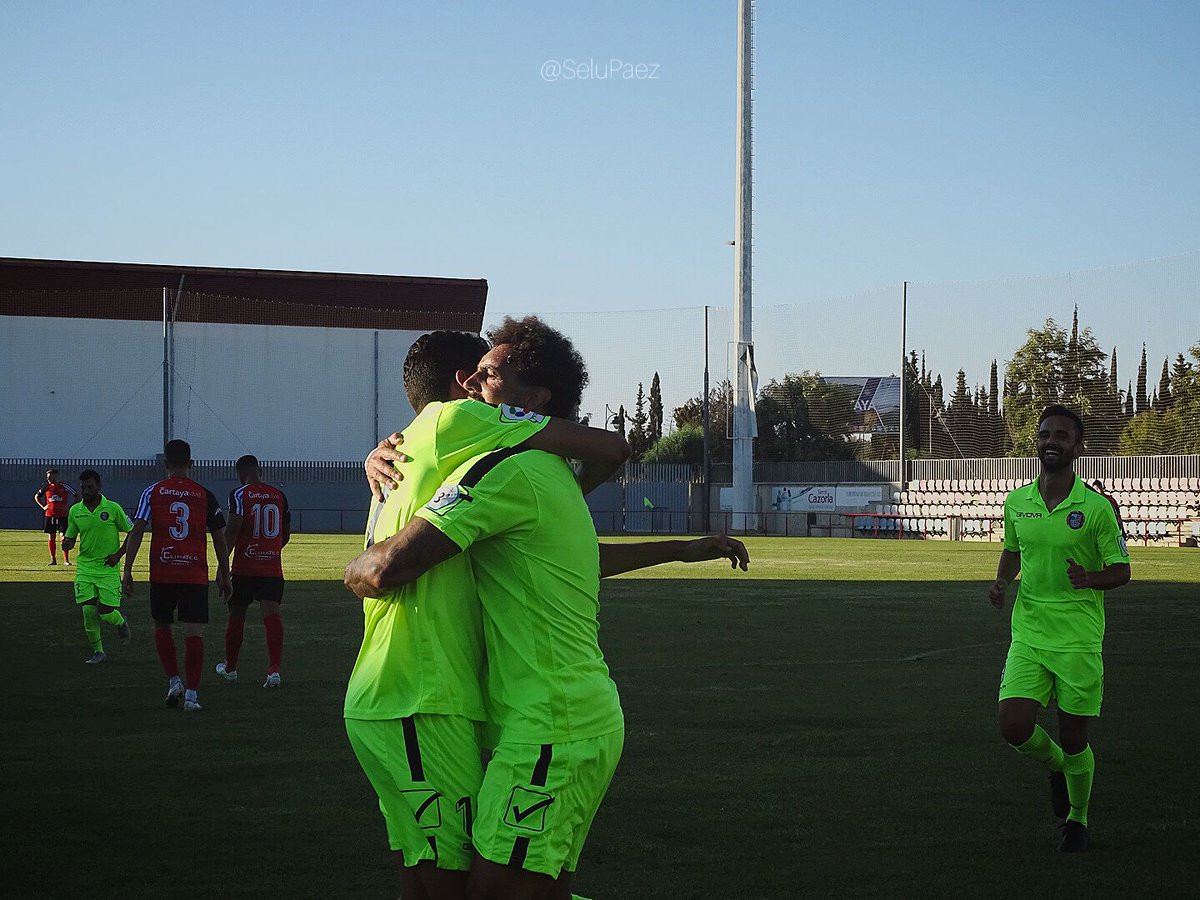El #CDGerena supo recuperarse muy rápido y tras el gol de la <a href="/AD_Cartaya/">Agrupación Deportiva Cartaya</a> comenzó a presionar con mucha intensidad y eso ocasionó que <a href="/Fidellopez_2/">Fidel⚽</a> robase un balón cerca del área rival, pusiera el esférico en el interior del área y <a href="/Juanguarnido/">Juan francisco</a> rematase de primeras para el 1 a 1