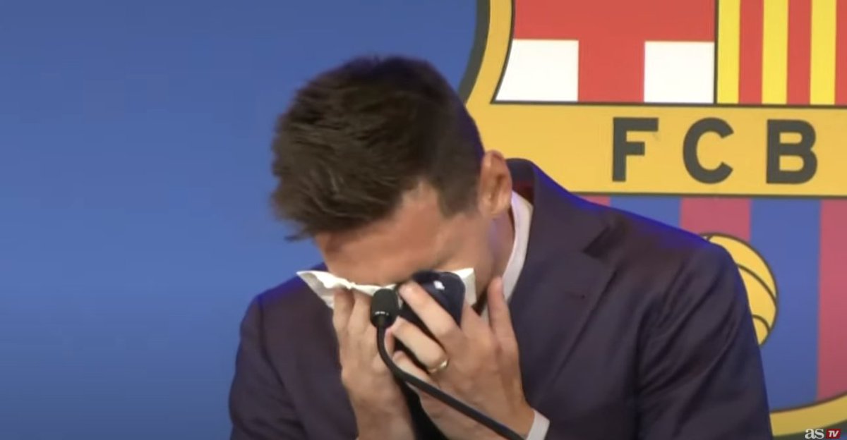 RoudBoys's tweet photo. Quand tu signes en Ligue 1 mais qu'on te dit que tu ne vas pas pouvoir jouer contre ton héros parce que Kerbrat joue en National. https://t.co/tKQbQsEnkJ