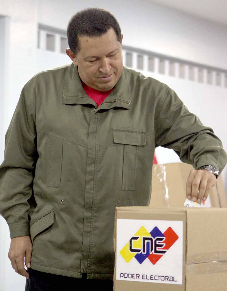 ¡Buenos días! ❤️🇻🇪

El PSUV, el Partido de Chávez, es ejemplo de democracia participativa y protagónica... Hoy es un gran día, vamos todas y todos a elegir al candidato o candidata que nos representará en las megaelecciones del 21 de noviembre. 

¡No te quedes en casa, participa!