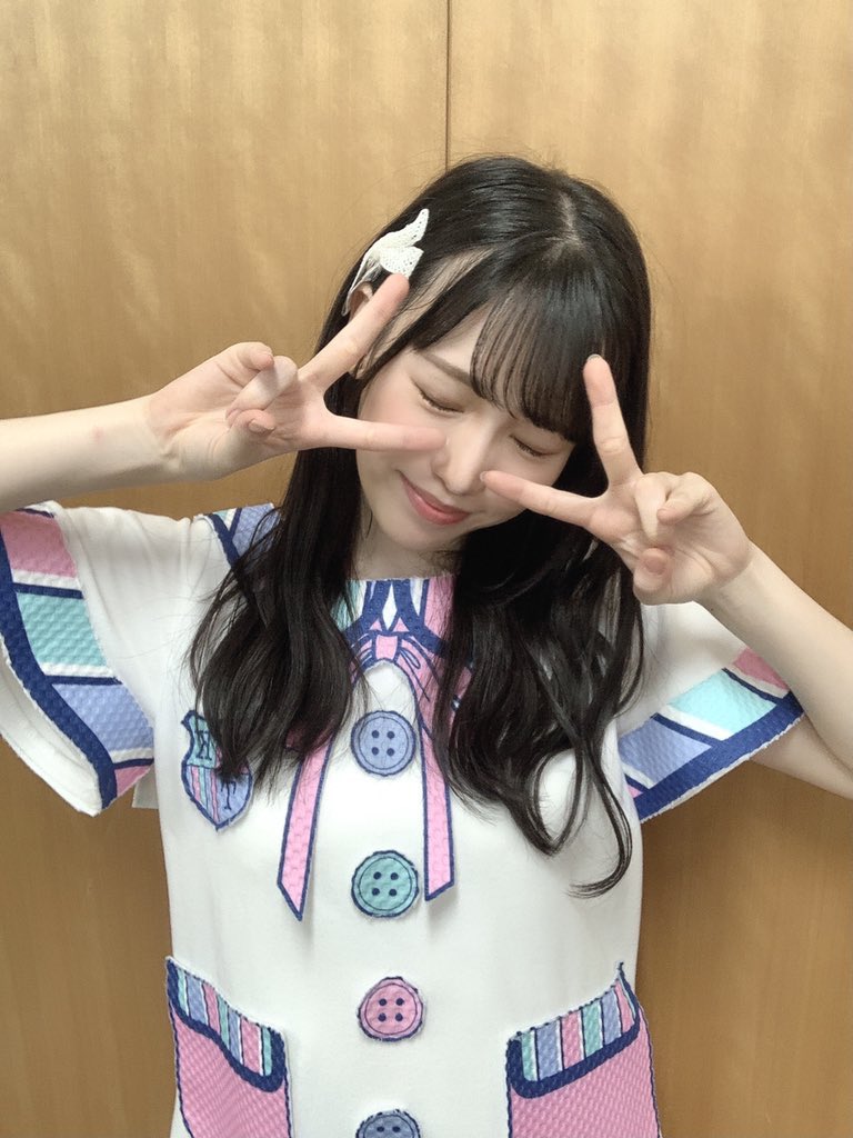 fkk_0505's tweet photo. 高校1年のときに一目惚れして、早4年😭毎年かわいいを更新してて、本当に頭抱えちゃうかわいい(; ;)個人的に今年の目標は、あるブランドのモデルさんに起用してもらうことだから実現できるようにがんばるね🎶💖今年もたくさの人に運上の良さが伝わりますように！！#運上弘菜生誕祭2021 https://t.co/2JlNcSnYGI