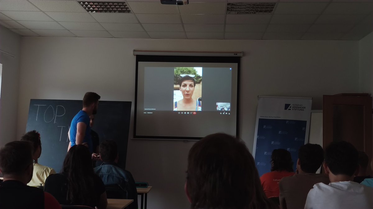 TTstredocesky's tweet photo. Letní soustředění TOP týmu je za námi a rádi se uvidíme na Letních kinech
#JdemeVolit
#toptym https://t.co/Uw36D02V9o