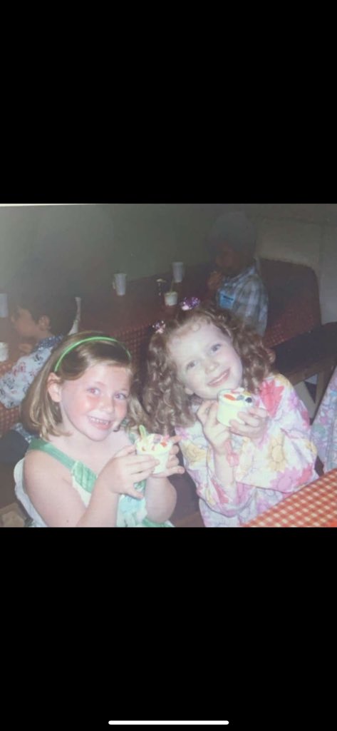 Happiest of birthdays to my childhood bestie @claudiamack88 ❤️ can’t believe we are both 18 !! Hope you have the best day celebrating and hopefully I’ll see you soon lots of love 👯‍♀️🍸🔞