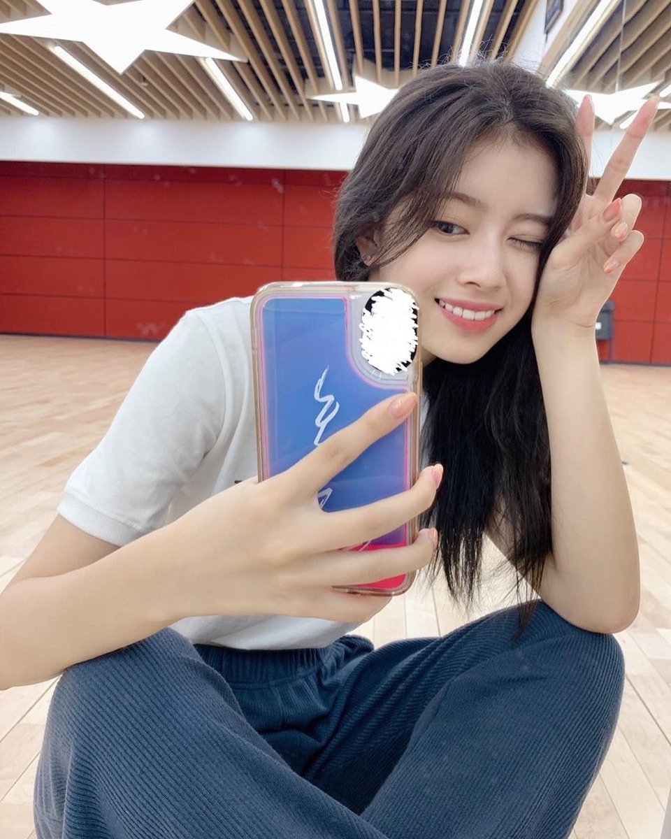 sungmyy's tweet photo. que hermosa que es ♡ https://t.co/6lazdEAUss