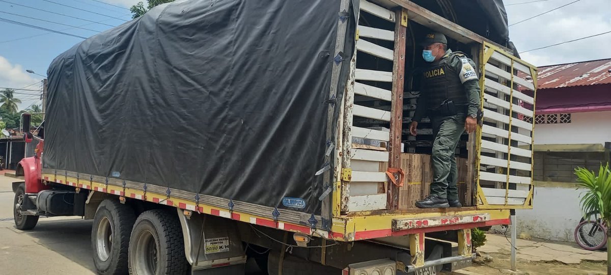 PoliciaArauca's tweet photo. Ejercemos vigilancia y control para fortalecer condiciones de seguridad cuidadana. #EstamosConUstedes. https://t.co/6nLjbH803t
