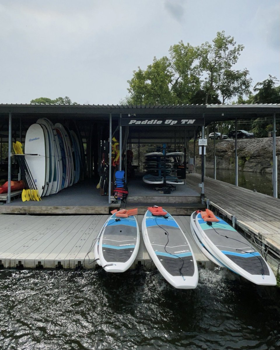 💧SUNDAY FUNDAY💧 Come spend your day on the water with us, we’re open until 8!