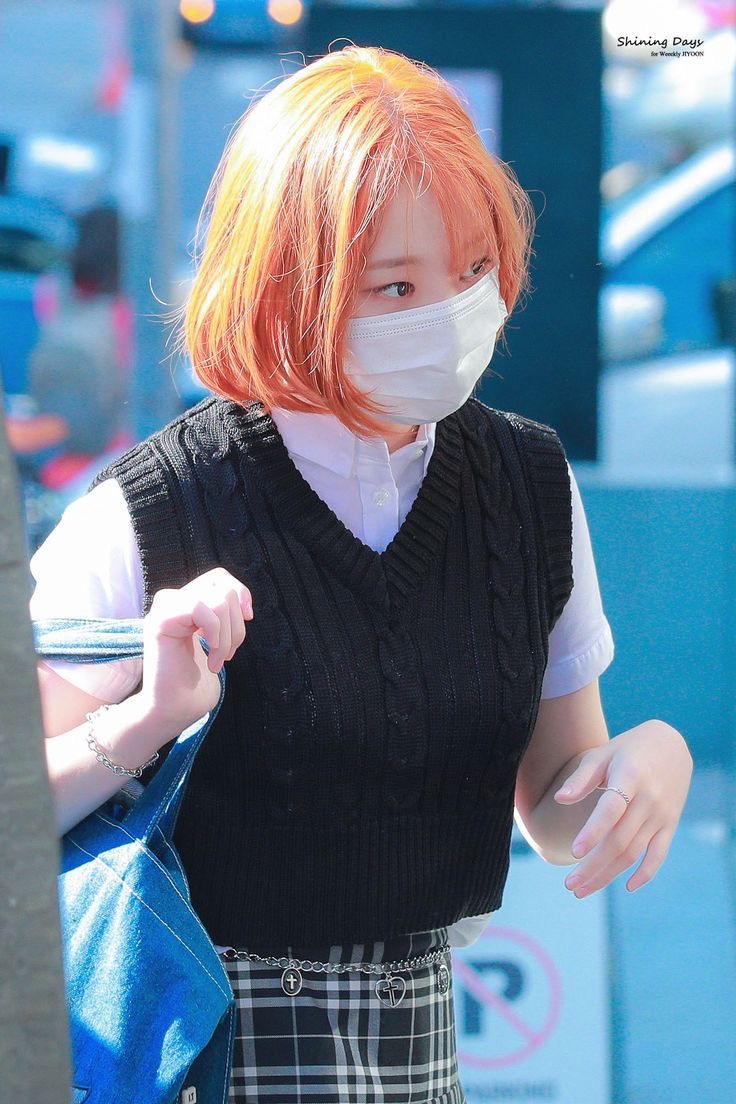 — #JIYOON #지윤 #WEEEKLY #위클리