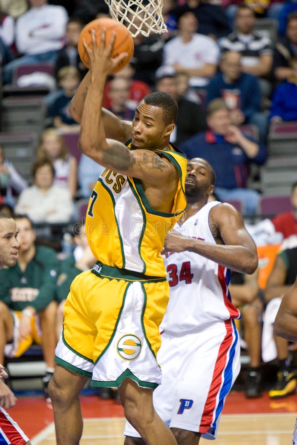 Happy 42nd Birthday To 2x NBA All Star And 1x NBA Champion Rashard Lewis . 