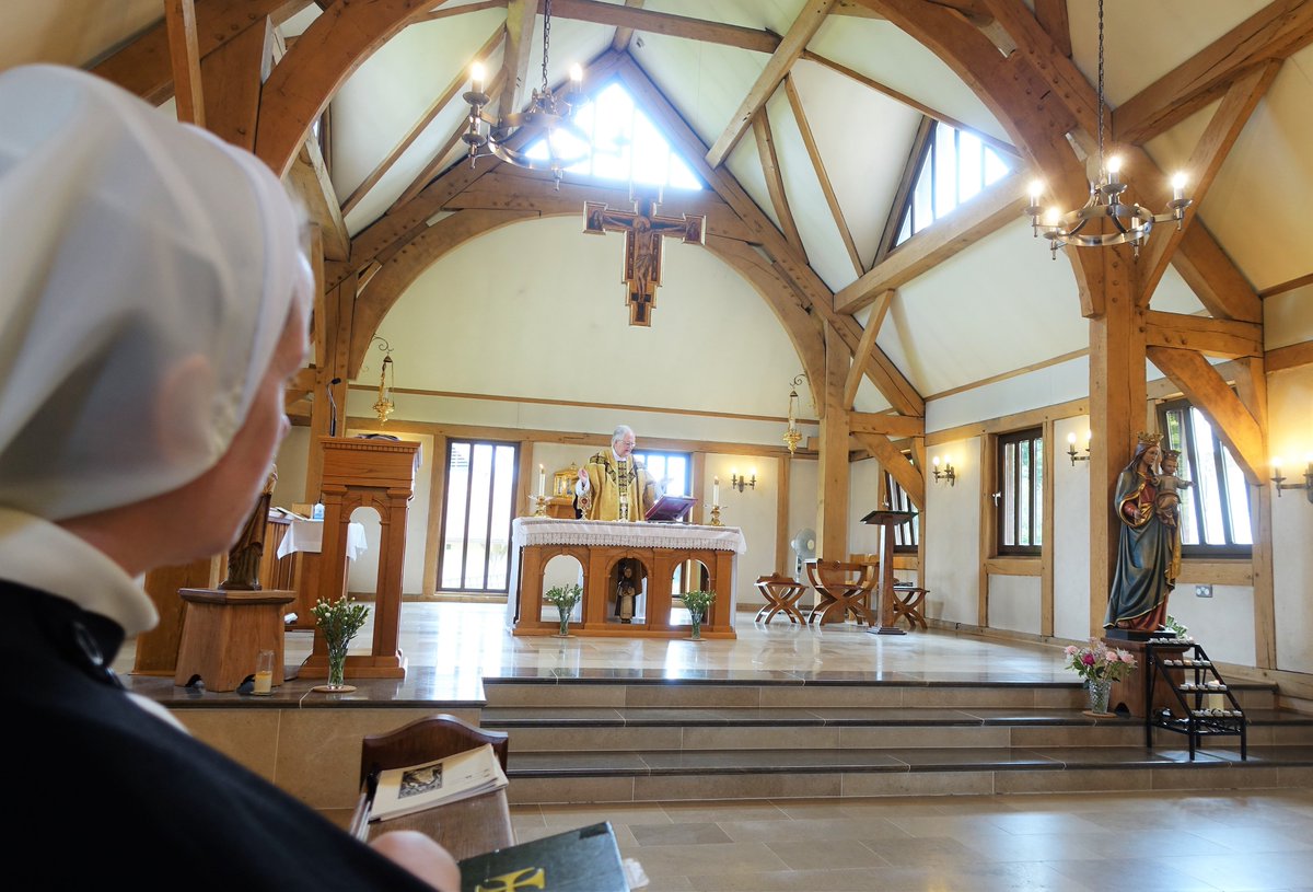 DomSrStJoseph's tweet image. Celebrating mass for St Dominic's day 😇
#stdominic #feastofstdominic #oppower #solemnityofstdominic #mass #catholic #chapel #relic
