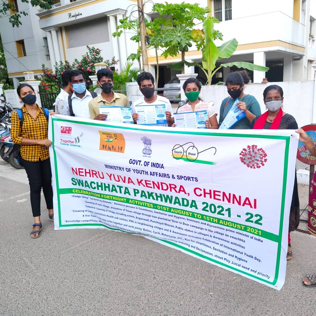 NilaSneha's tweet image. Awareness and Campaign for Swachhta Pakhwada Week💯🔥
Sneha R National Youth Volunteer campaigning at Alandur Zone (Panagal Park , T Nagar)✌
#swachhtapakhwada2021 
#pamphletdistribution
#pledgetaking
#posterpasting

@nyksindia
