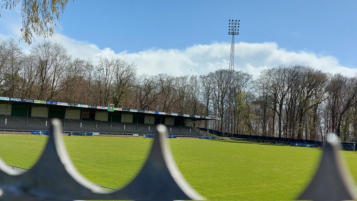 _Voetbalplaat's tweet photo. 2de kwartfinale
Foto 1: @BertKaalverink
Foto 2: @tukker4life 
Foto 3: @stadionautist
#voetbalplaatjuli
Winnaar gaat door naar de halve finale https://t.co/byQ2XyzQ3S