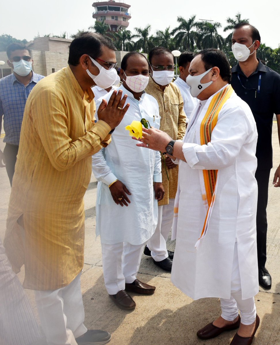 Amarpalmbjp's tweet photo. लखनऊ एयरपोर्ट पर मा. राष्ट्रीय अध्यक्ष श्री @JPNadda जी को विदा किया. https://t.co/pyPZGVSpSL
