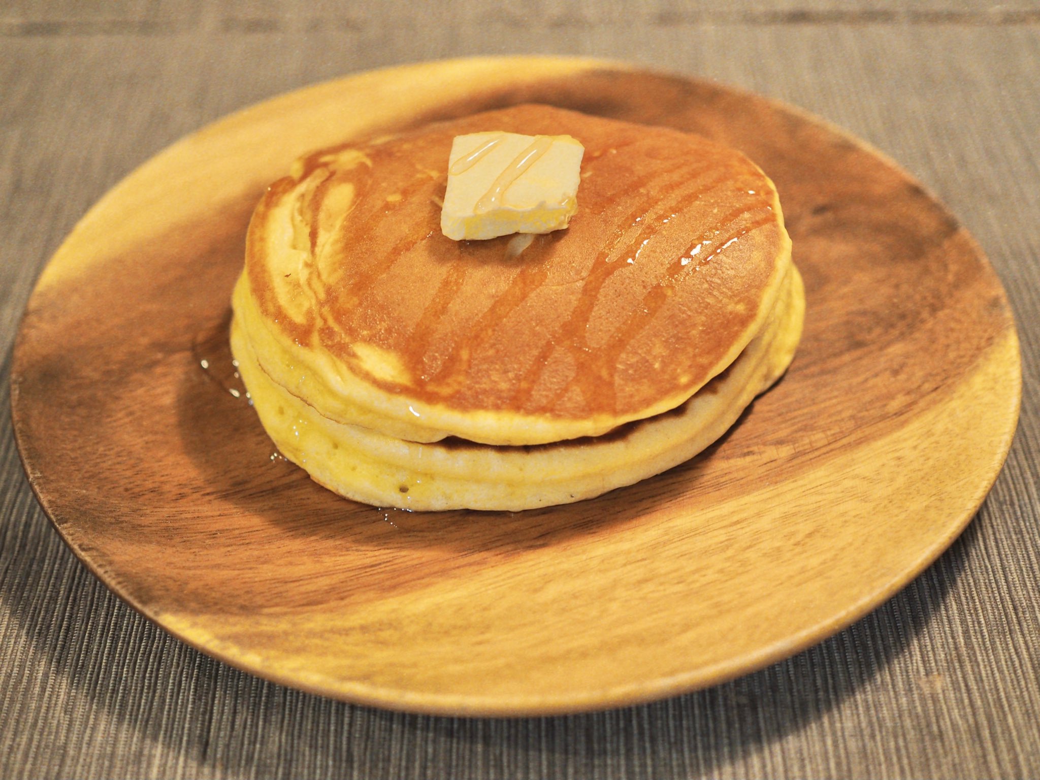Betsu 夜に食べるホットケーキは格別 150gのホットケーキミックスに対してマヨネーズを大さじ1とちょっと入れると 外はサックリ中はふんわりになる 味には影響なし T Co Kskrx27p32 Twitter